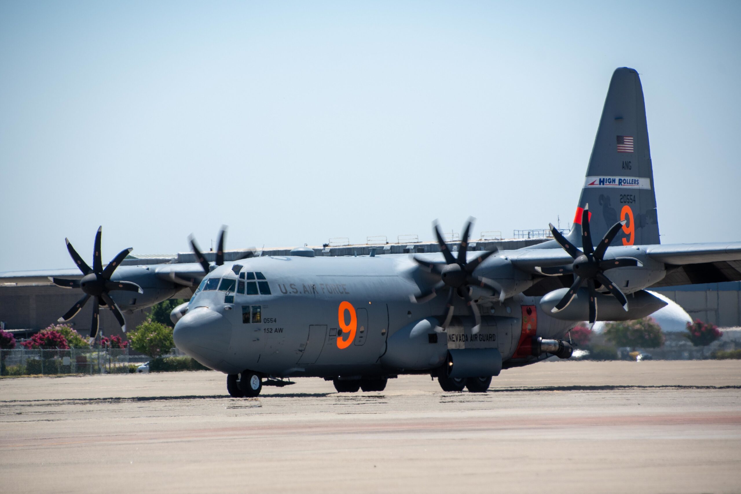 152nd Airlift Wing “High Rollers” extended on MAFFS duty as fires continue burning across western states