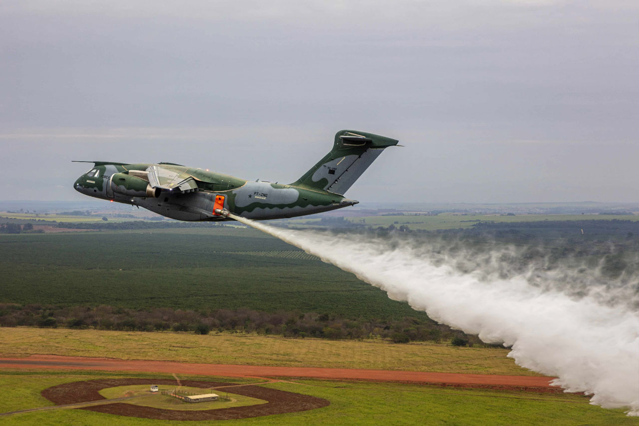 Embraer C-390 Completes Flight Tests for Firefighting Missions